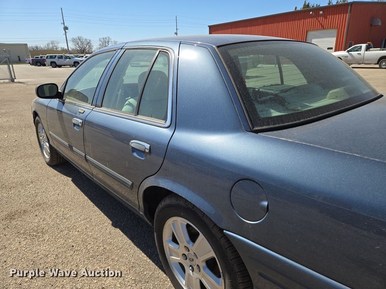 image for item EN8726 2009 Ford Crown Victoria  
