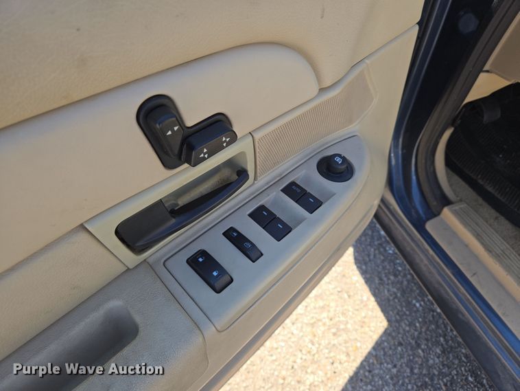 image for item EN8726 2009 Ford Crown Victoria  