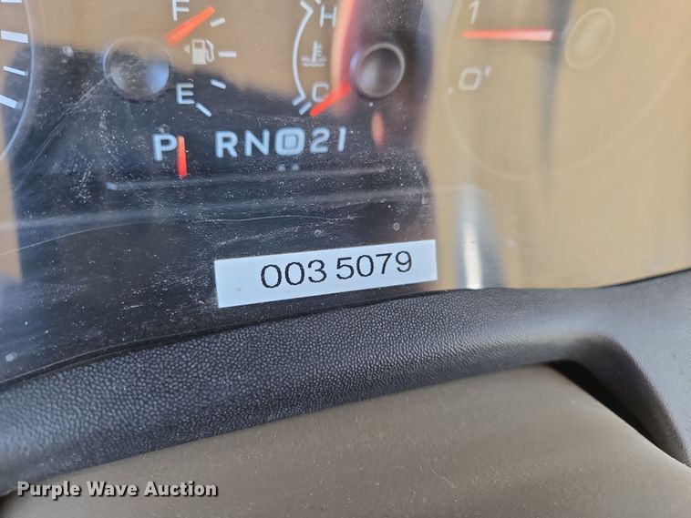 image for item EN8726 2009 Ford Crown Victoria  