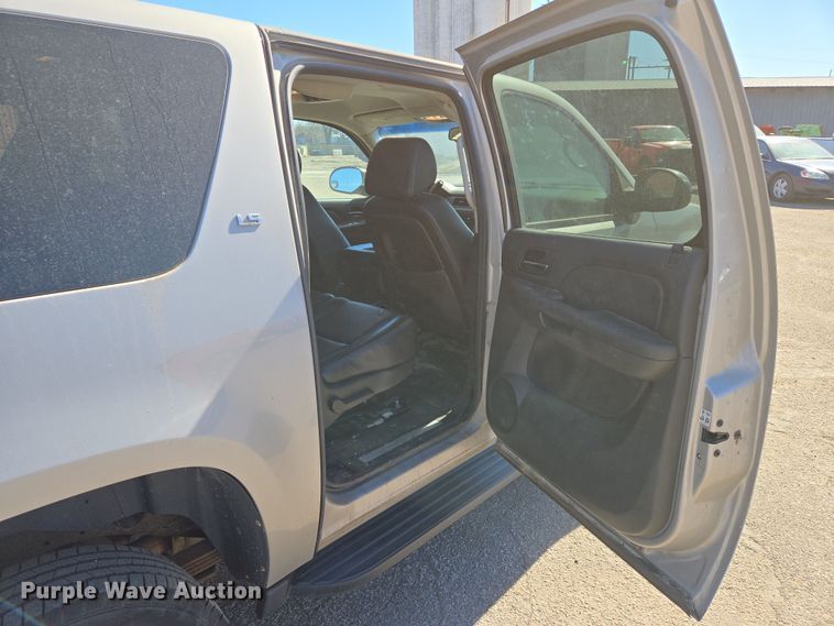 image for item EN8727 2007 Chevrolet  Suburban SUV