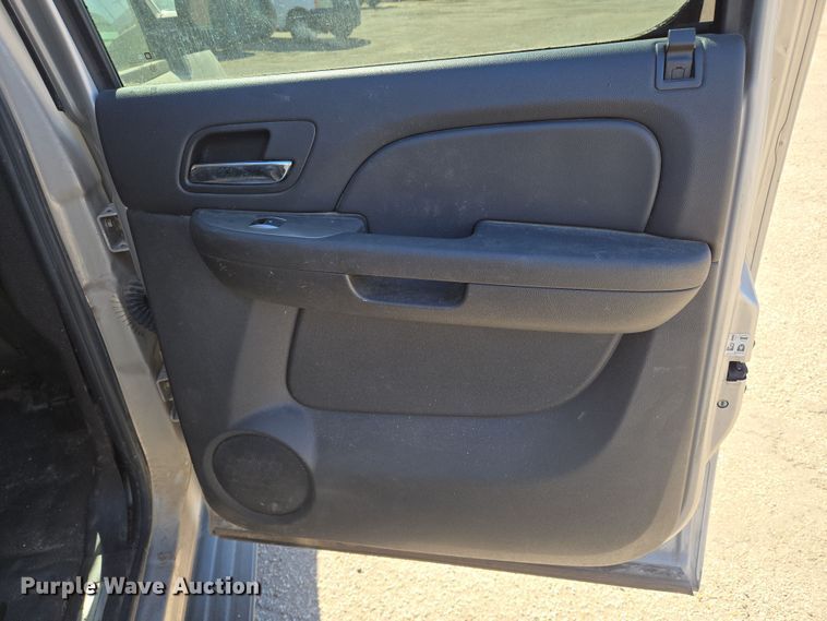 image for item EN8727 2007 Chevrolet  Suburban SUV