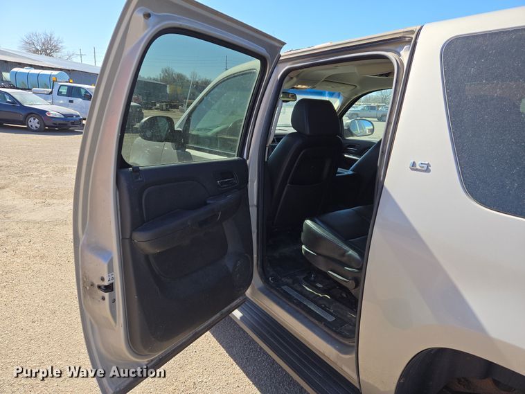 image for item EN8727 2007 Chevrolet  Suburban SUV
