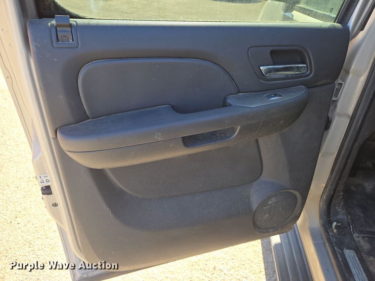 image for item EN8727 2007 Chevrolet  Suburban SUV