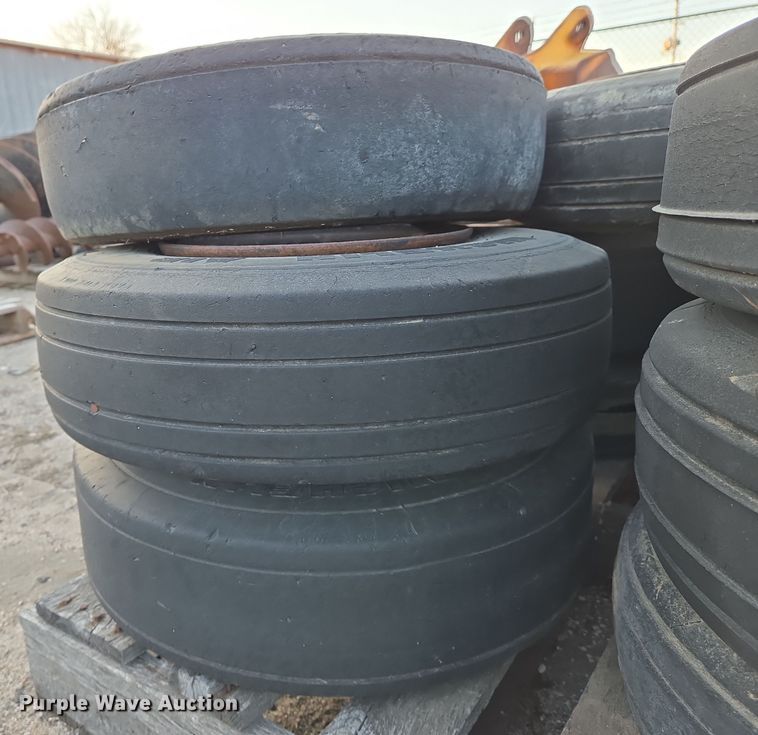 image for item EN8735 Tires and wheels