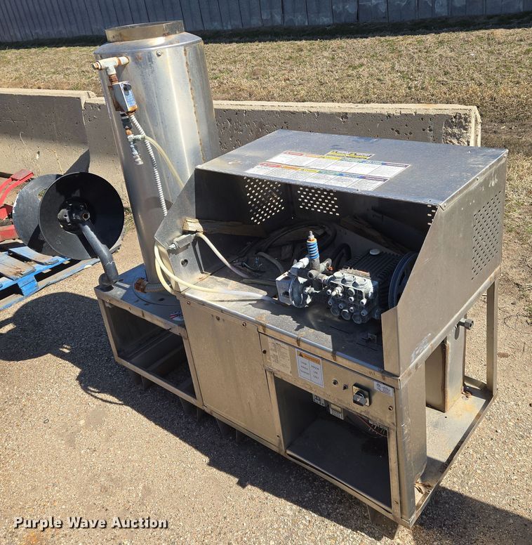 image for item EN8741 2013 Alkota 4201 NG UL hot pressure washer