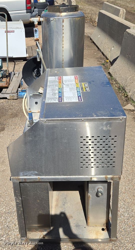 image for item EN8741 2013 Alkota 4201 NG UL hot pressure washer