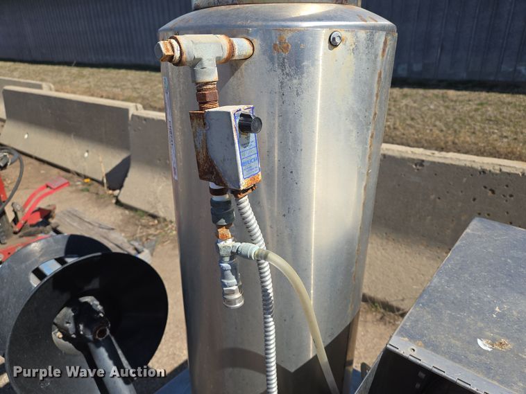 image for item EN8741 2013 Alkota 4201 NG UL hot pressure washer