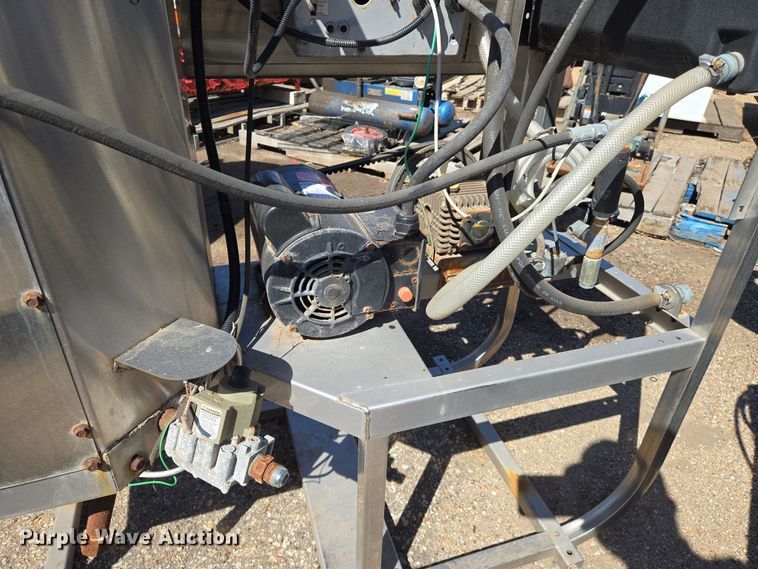 image for item EN8742 2015 Hydrotek hot pressure washer