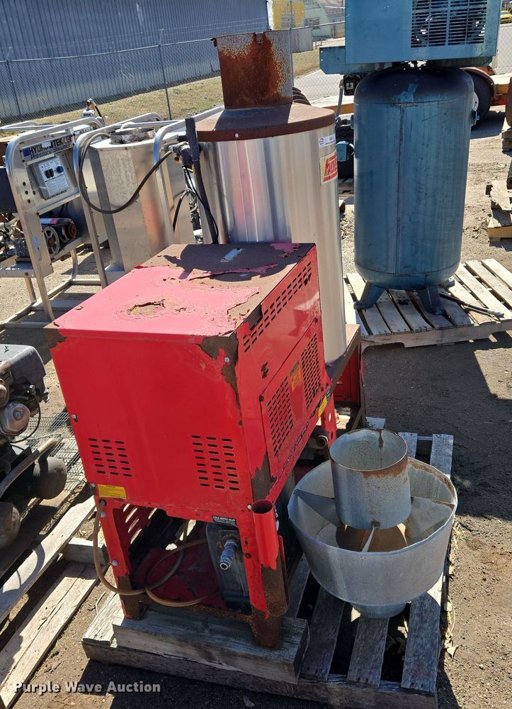 image for item EN8745 2010 Hotsy 982SS hot pressure washer