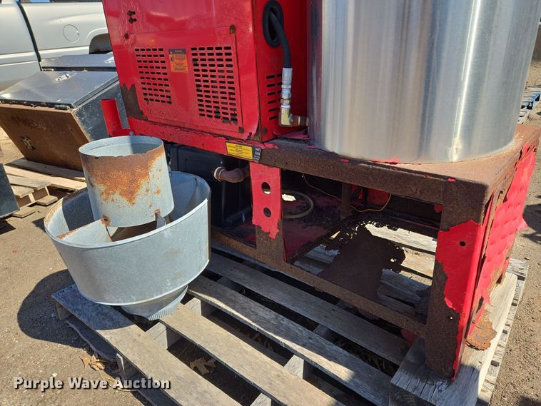 image for item EN8745 2010 Hotsy 982SS hot pressure washer