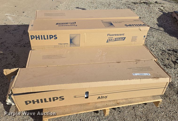 image for item EN8766 Approximately 150 Phillips Alto T12 light bulbs