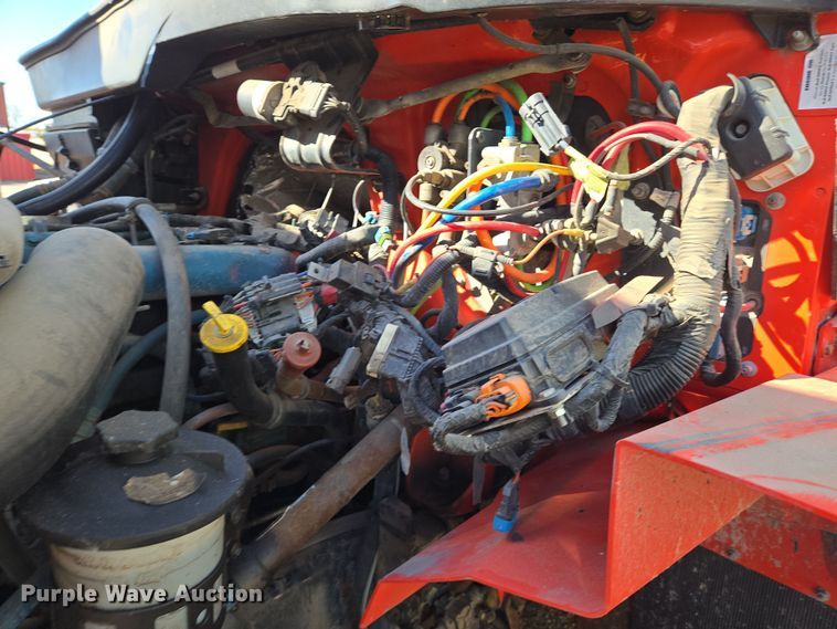 image for item EN8772 2007 International  7400 dump truck