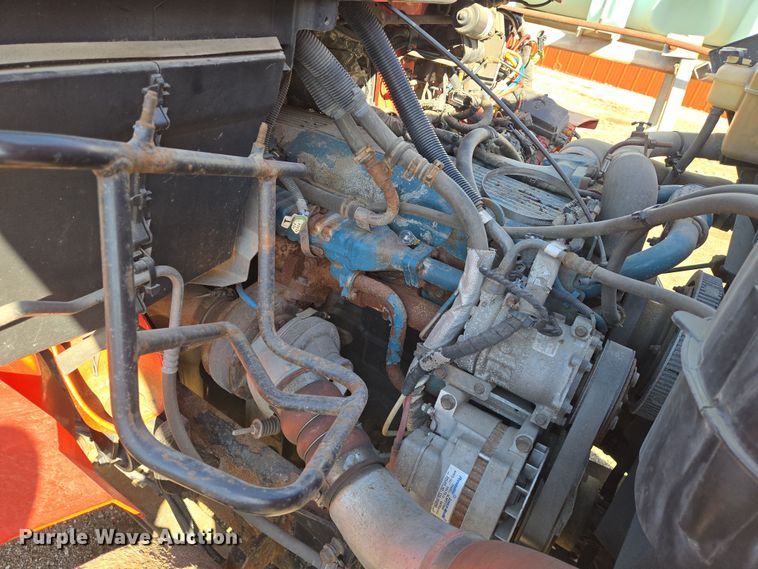 image for item EN8772 2007 International  7400 dump truck