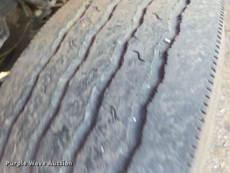 image for item EN8772 2007 International  7400 dump truck