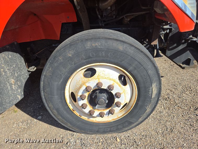 image for item EN8772 2007 International  7400 dump truck