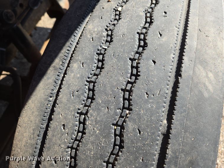 image for item EN8772 2007 International  7400 dump truck