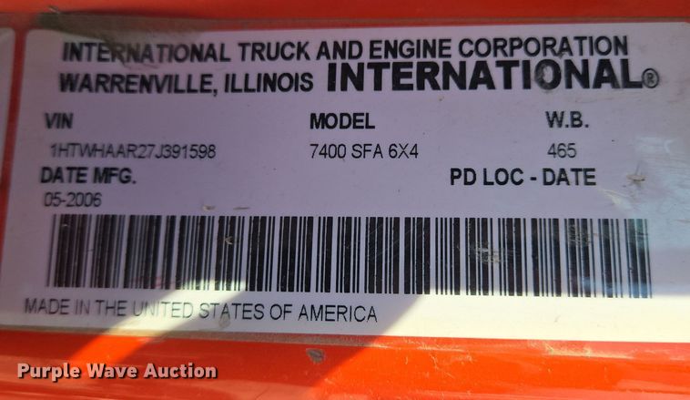 image for item EN8772 2007 International  7400 dump truck