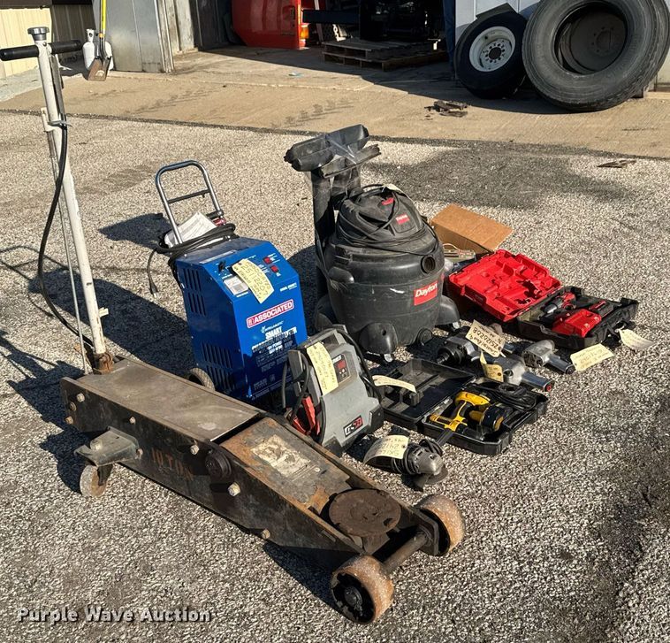 image for item EQ1198 Tools