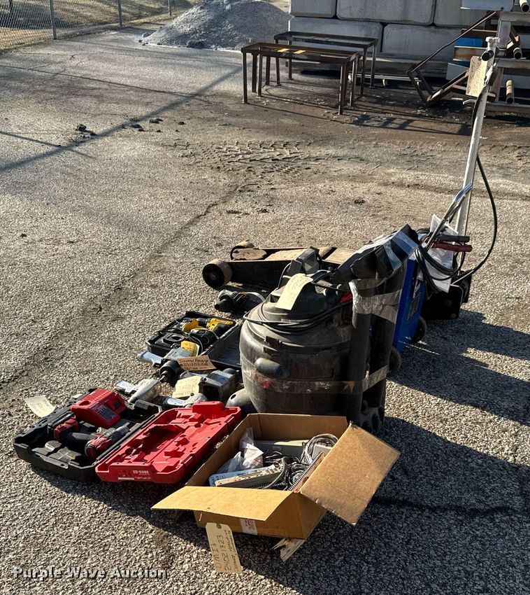 image for item EQ1198 Tools