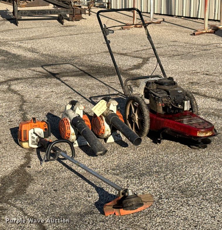 image for item EQ1199 Lawn equipment 