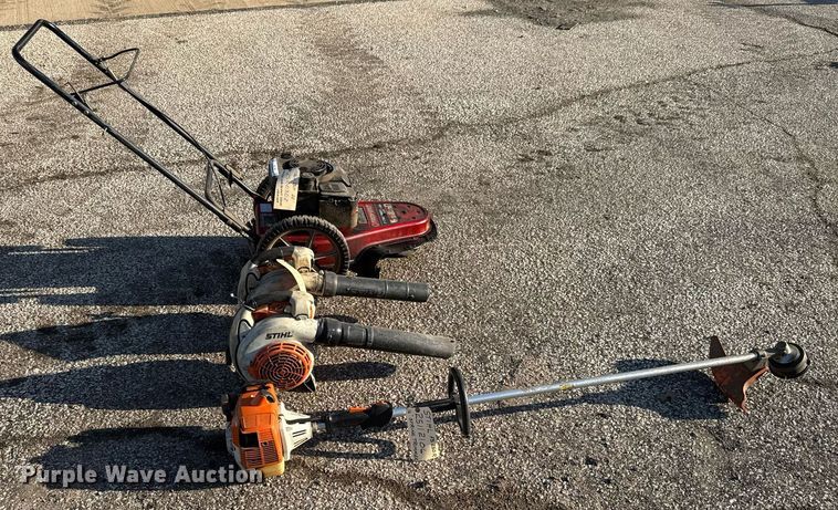 image for item EQ1199 Lawn equipment 