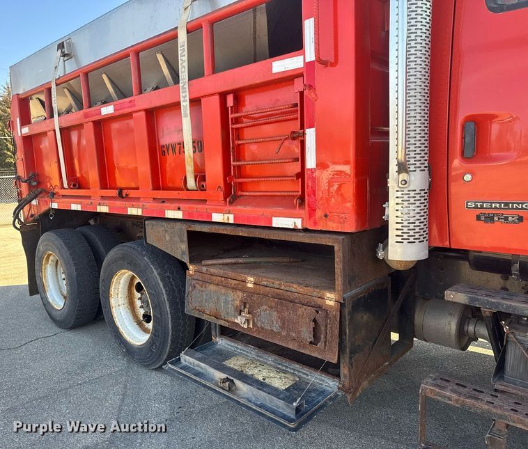 image for item EQ1201 2001 Sterling L7500 dump truck