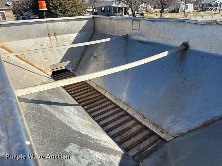 image for item EQ1201 2001 Sterling L7500 dump truck