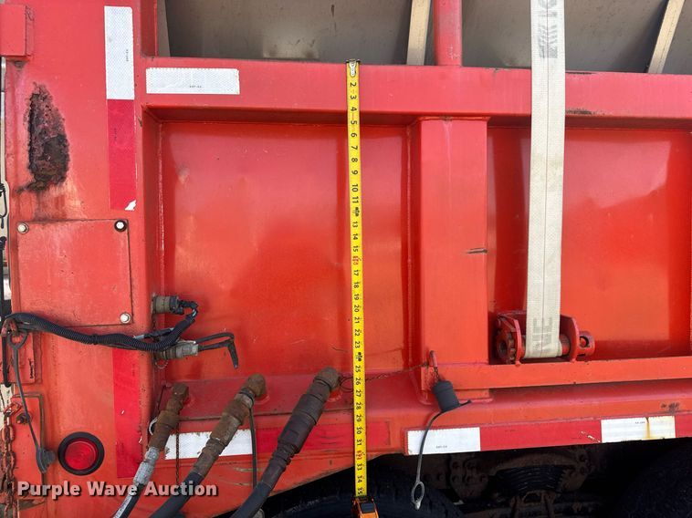 image for item EQ1201 2001 Sterling L7500 dump truck