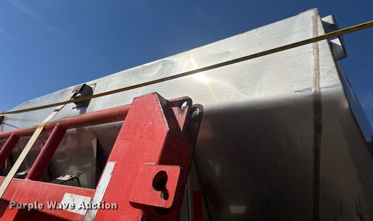 image for item EQ1201 2001 Sterling L7500 dump truck