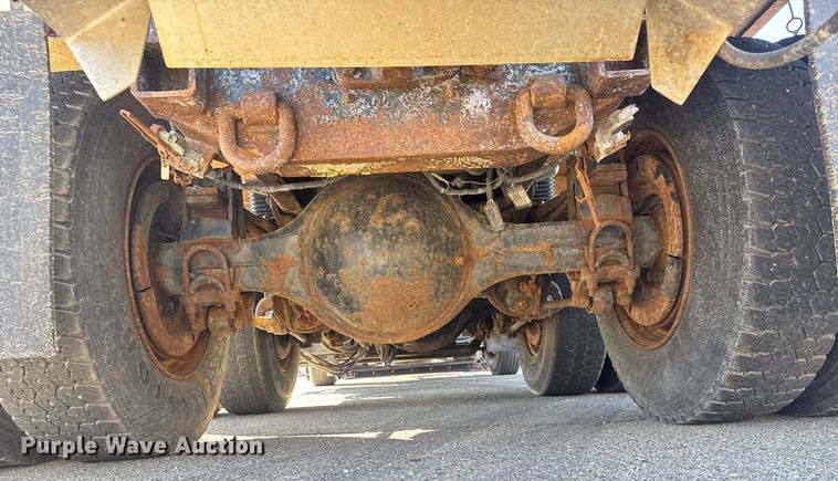 image for item EQ1201 2001 Sterling L7500 dump truck