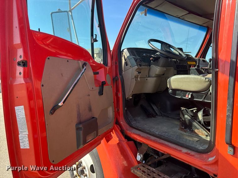 image for item EQ1201 2001 Sterling L7500 dump truck