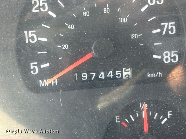 image for item EQ1201 2001 Sterling L7500 dump truck