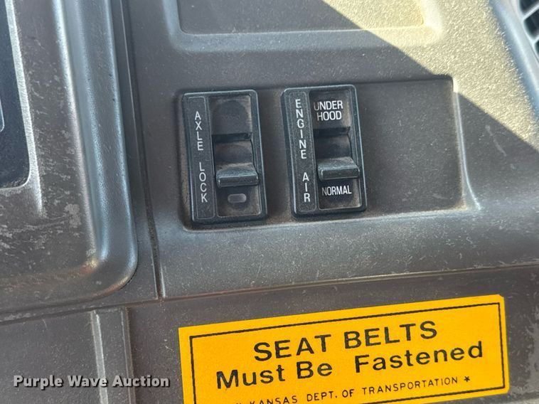 image for item EQ1201 2001 Sterling L7500 dump truck