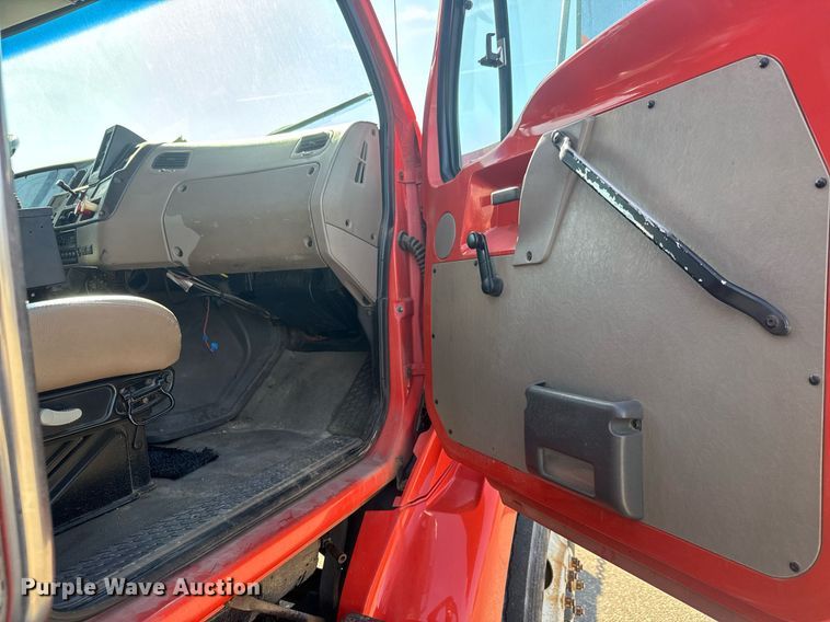 image for item EQ1201 2001 Sterling L7500 dump truck