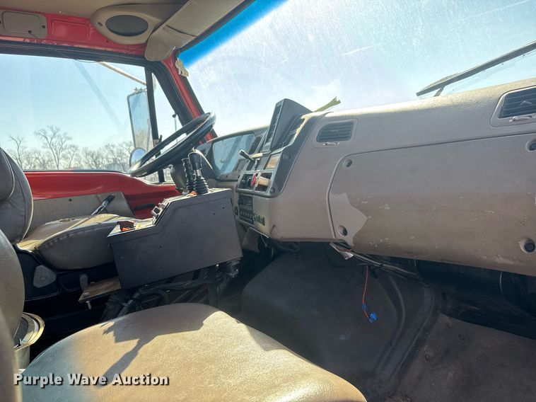 image for item EQ1201 2001 Sterling L7500 dump truck