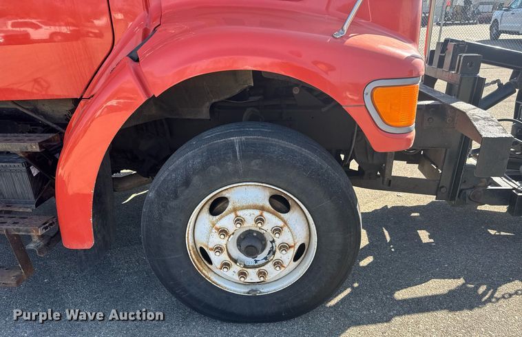 image for item EQ1201 2001 Sterling L7500 dump truck