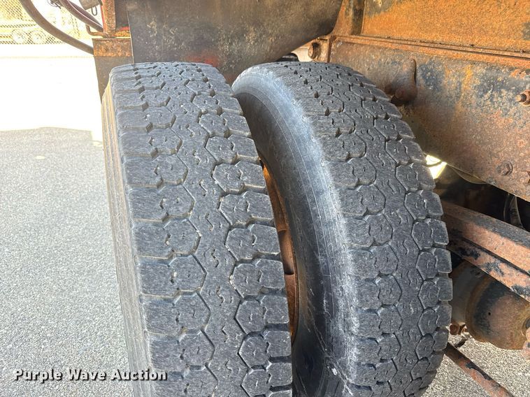 image for item EQ1201 2001 Sterling L7500 dump truck