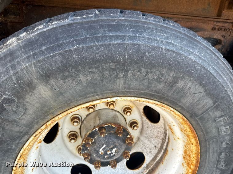 image for item EQ1201 2001 Sterling L7500 dump truck