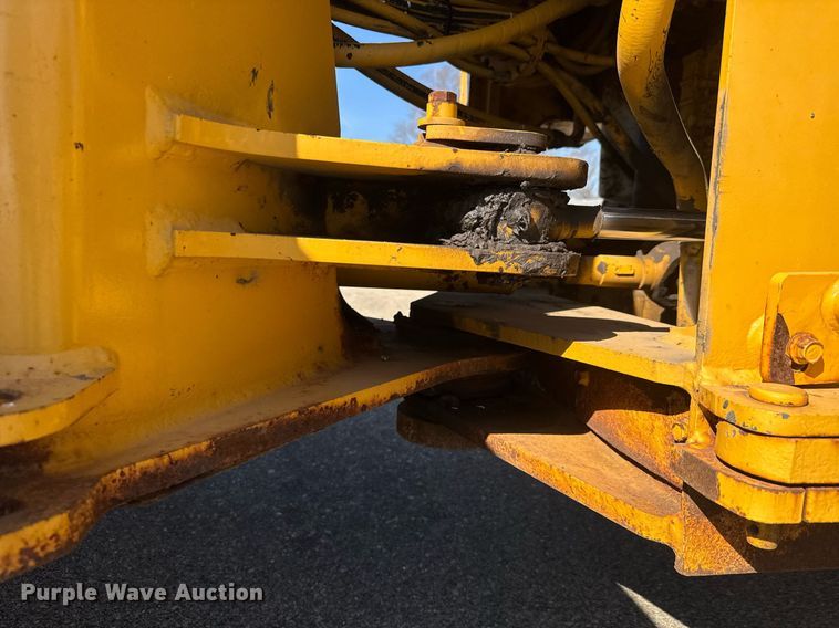 image for item EQ1202 2006 John Deere 444J wheel loader