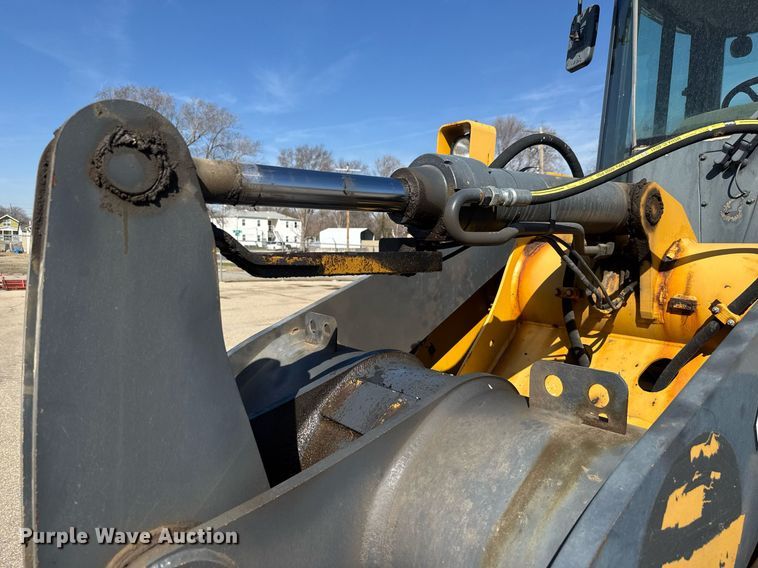 image for item EQ1202 2006 John Deere 444J wheel loader