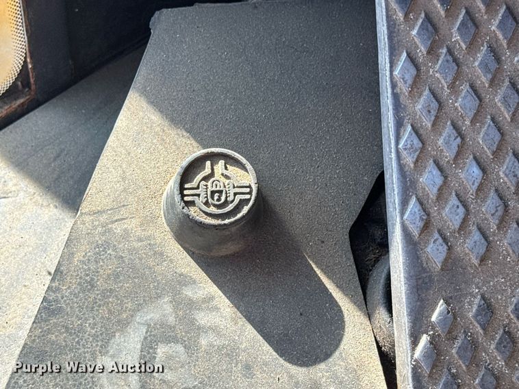 image for item EQ1202 2006 John Deere 444J wheel loader