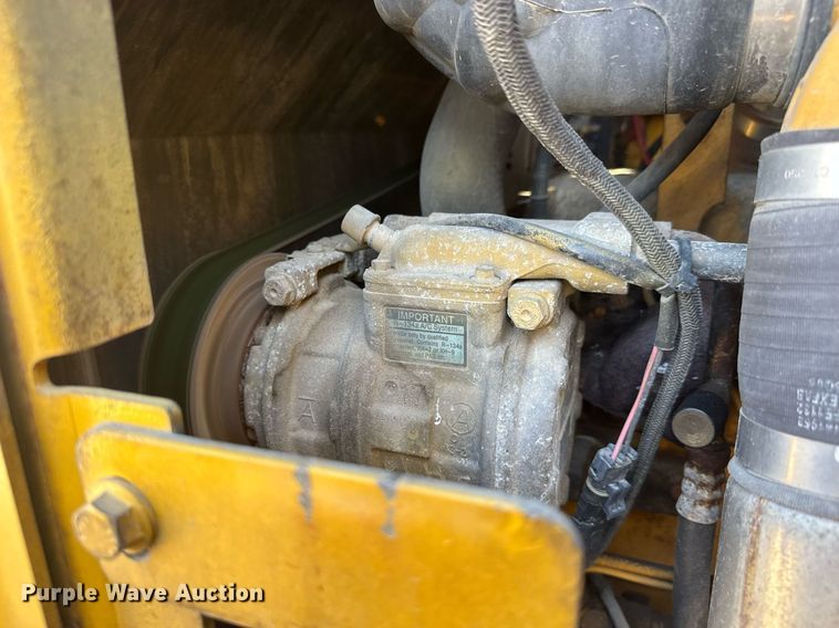 image for item EQ1202 2006 John Deere 444J wheel loader