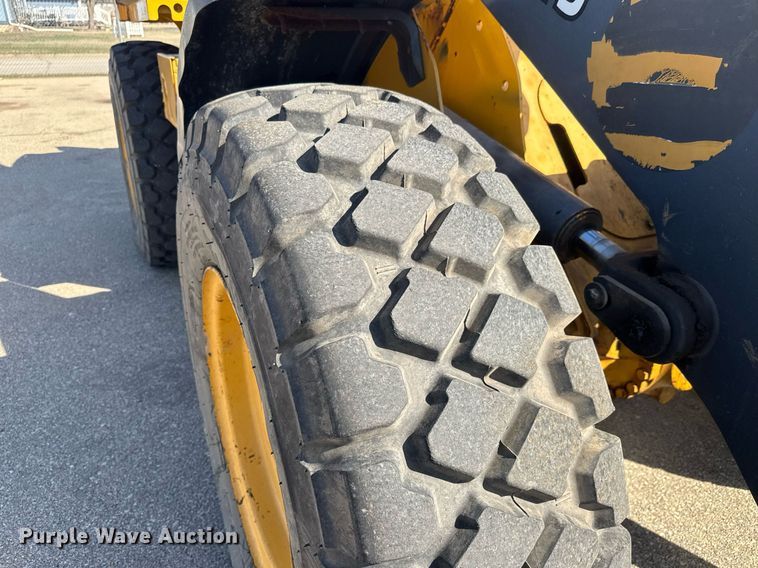 image for item EQ1202 2006 John Deere 444J wheel loader