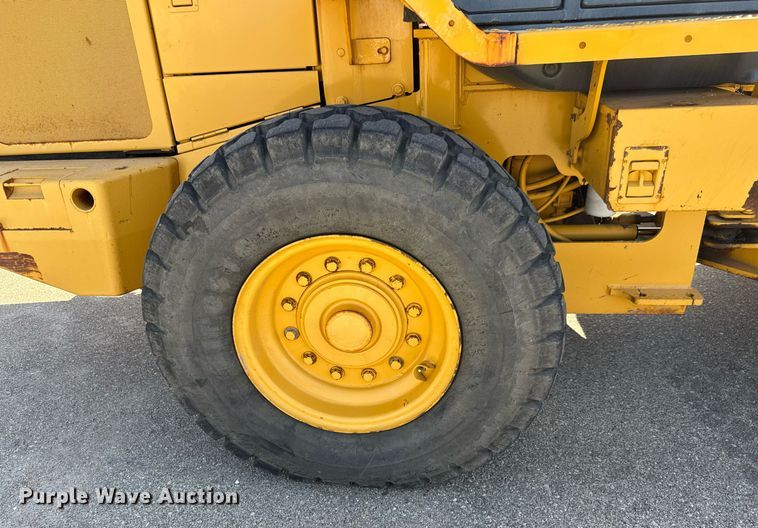 image for item EQ1202 2006 John Deere 444J wheel loader