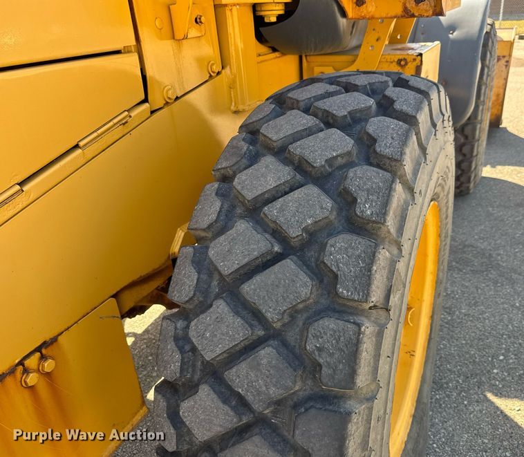 image for item EQ1202 2006 John Deere 444J wheel loader