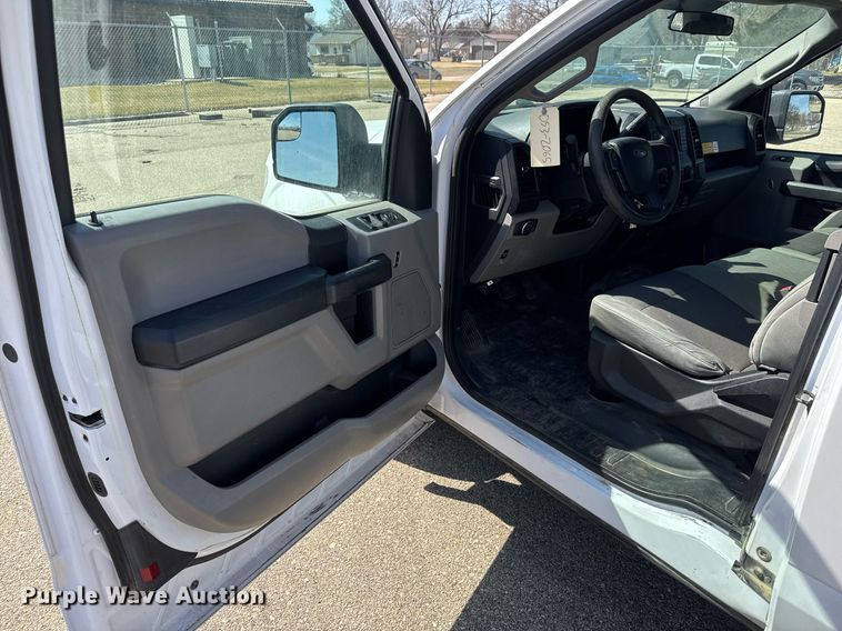 image for item EQ1204 2015 Ford F150 SuperCab pickup truck