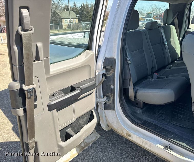 image for item EQ1204 2015 Ford F150 SuperCab pickup truck