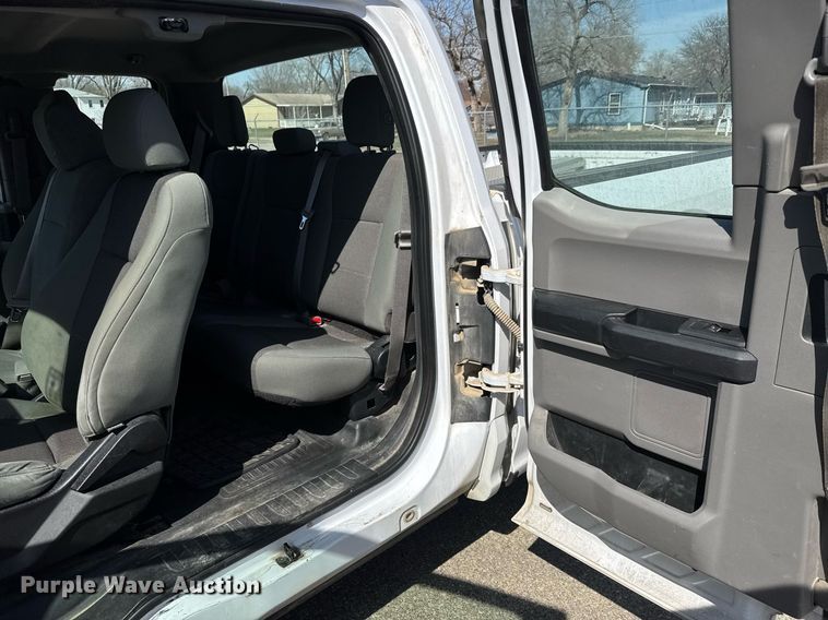 image for item EQ1204 2015 Ford F150 SuperCab pickup truck