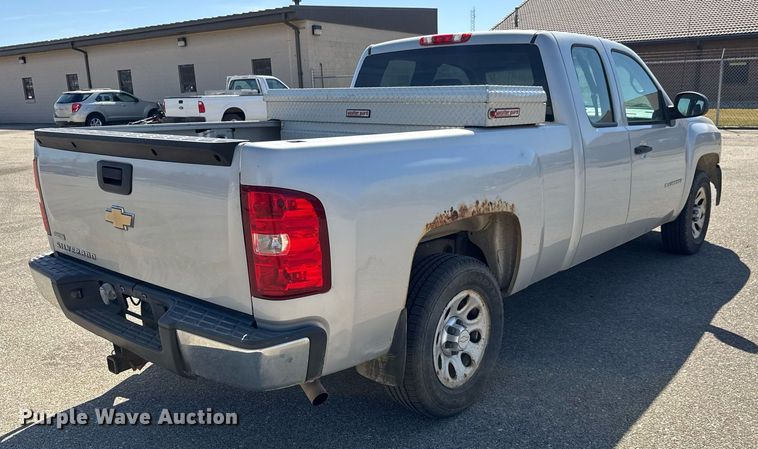 image for item EQ1205 2010 Chevrolet Silverado 1500 Ext. Cab pickup truck