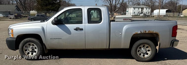 image for item EQ1205 2010 Chevrolet Silverado 1500 Ext. Cab pickup truck